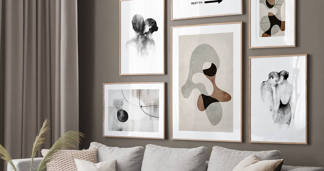 راهنمای چیدمان تابلو روی دیوار؛ ایده‌هایی برای گالری وال خانگی